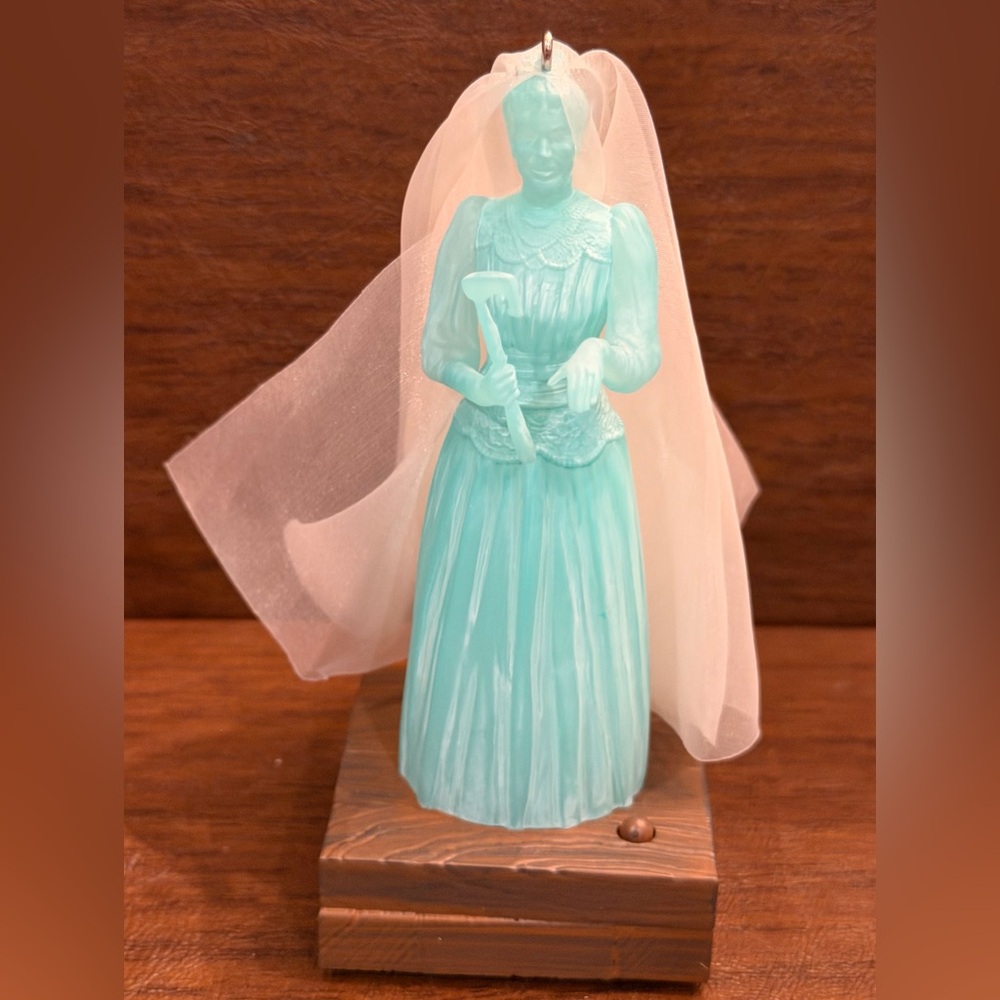 Hallmark Keepsake Disney Haunted Mansion Constance Hatchaway Bride Ornament-NEW - Picture 9 of 13